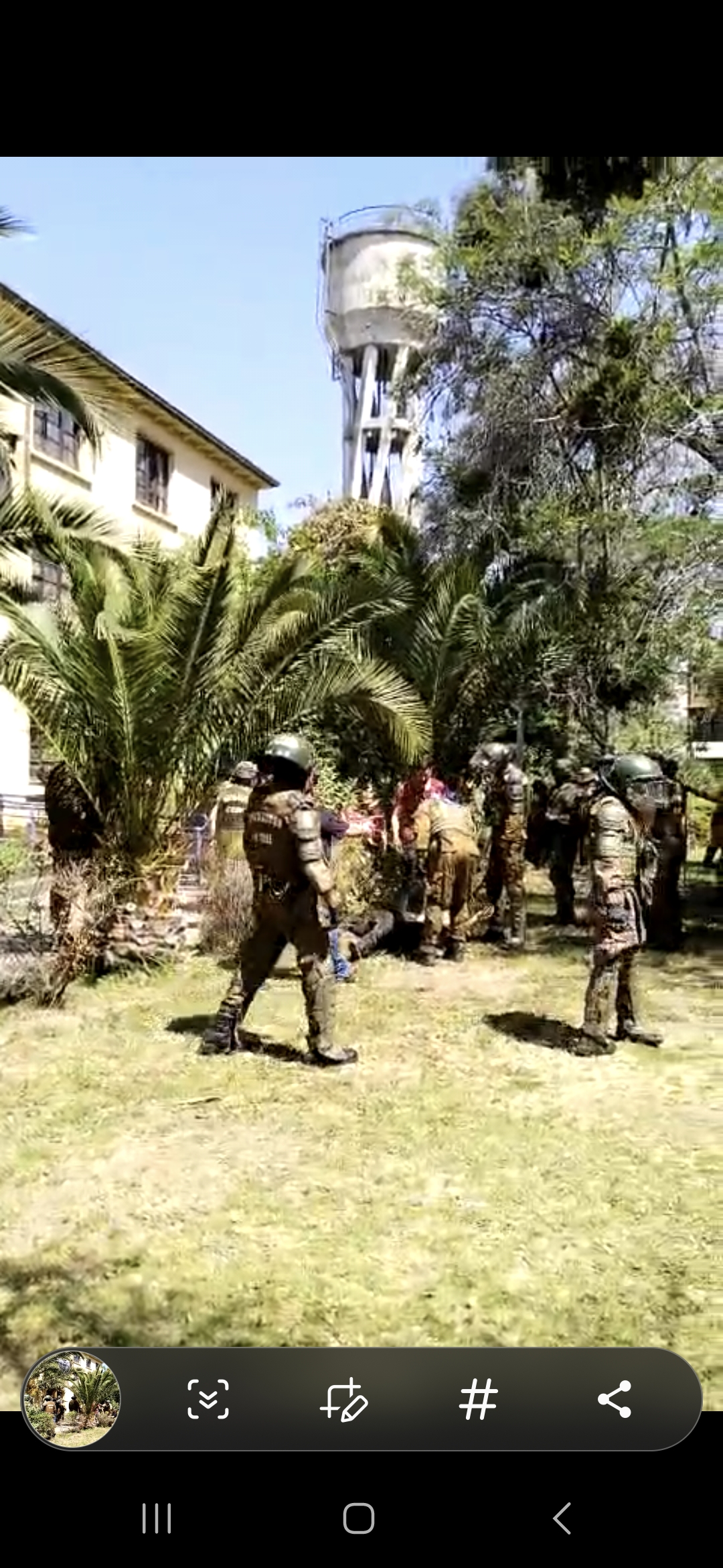 ELISA ARAYA, rectora UMCE: Carabineros violentó personas y provocó un “daño a la imagen pública de una Universidad que ha trabajado tanto por mejorar su labor y presencia en el escenario nacional universitario”