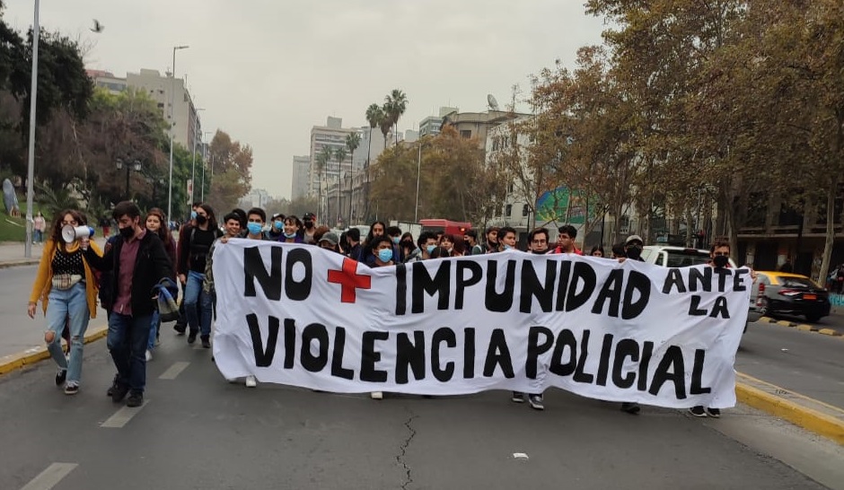 Estudiantes de Derecho de la Universidad de Chile emplazan al Ministerio del Interior por impunidad evidenciada ante casos de violencia policial 